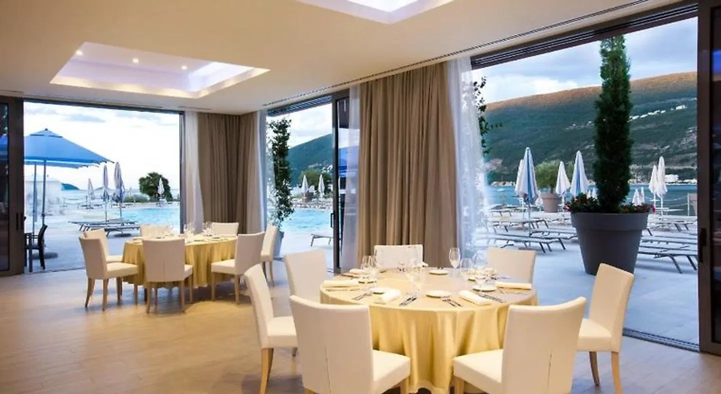 Palmon Bay Hotel & Spa Restaurant