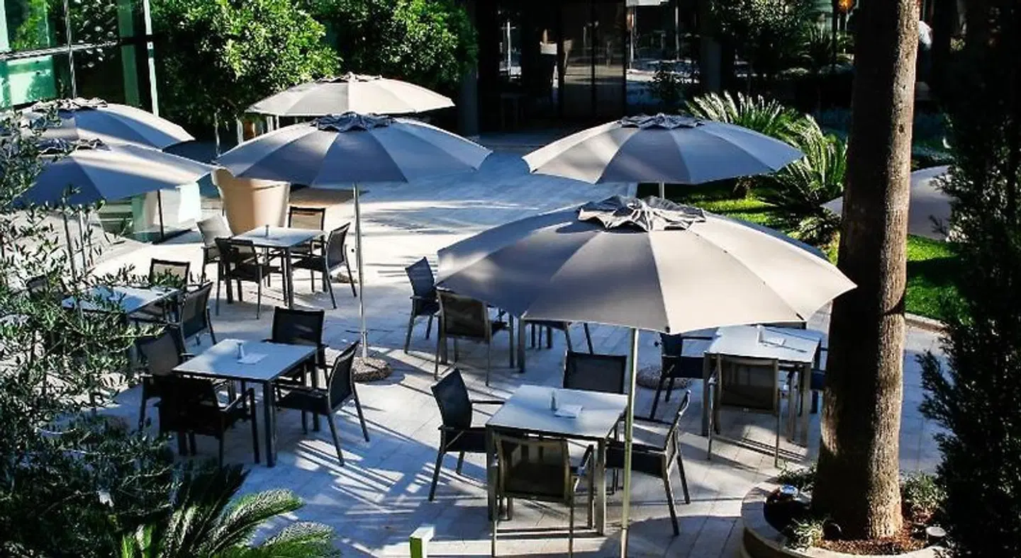 Palmon Bay Hotel & Spa Bar