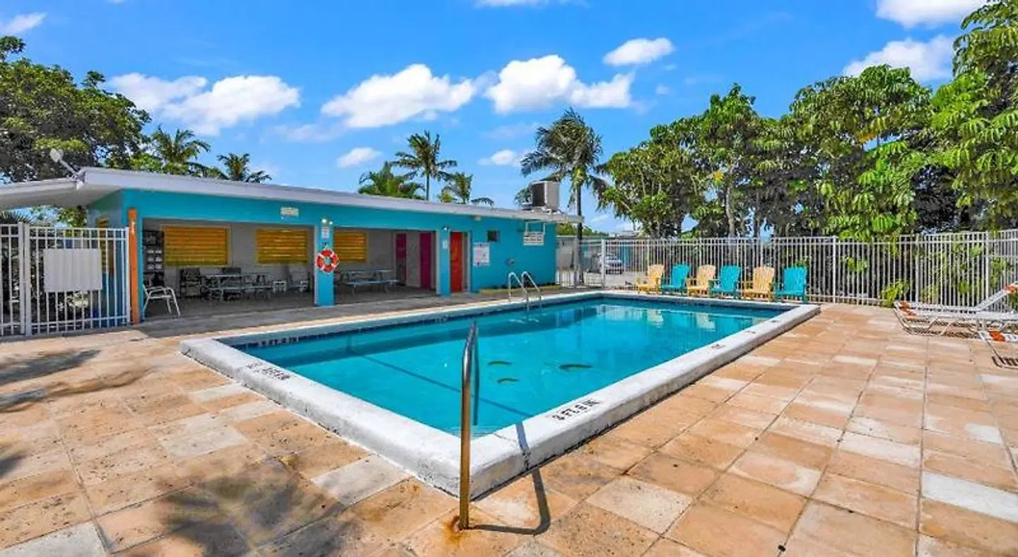 Coconut Cay Resort OUTDOOR_POOL