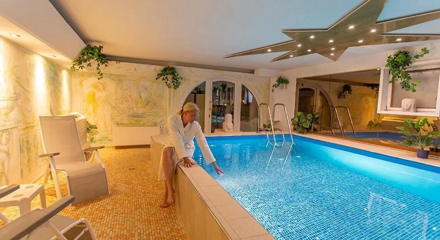 Im Schwedischen Hof Hallenbad