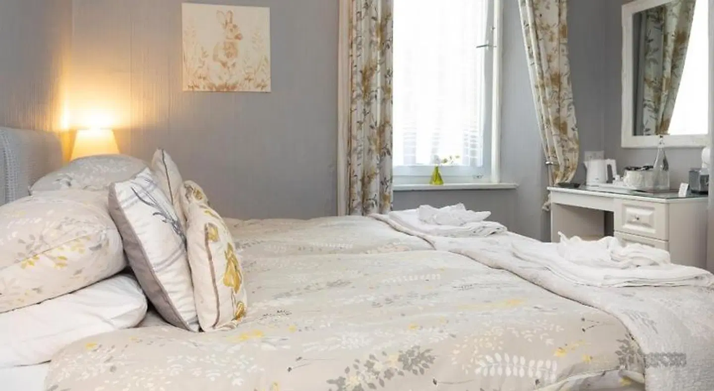 The Firs Bed and Breakfast ROOM_EXAMPLE
