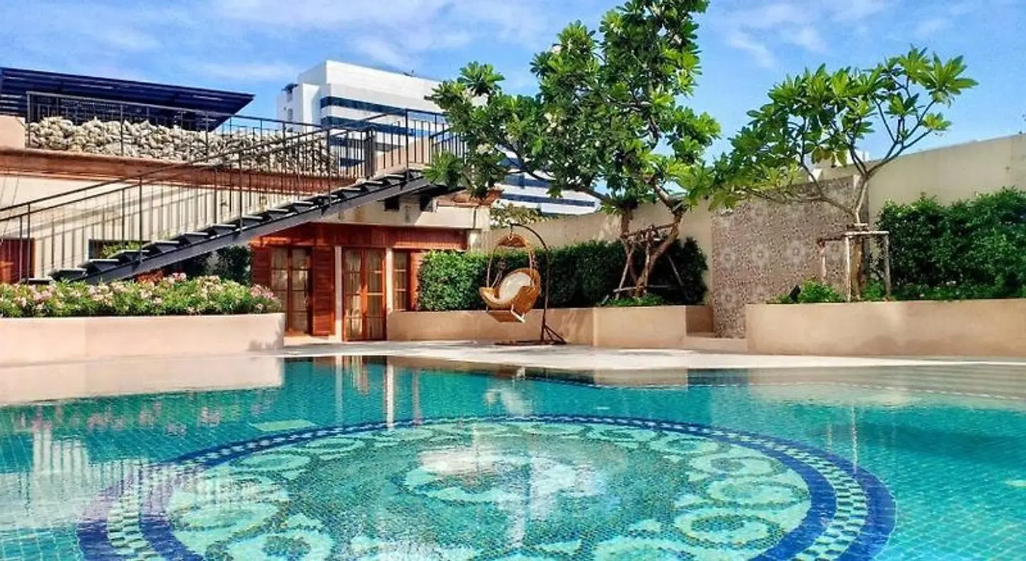 Evergreen Laurel Bangkok OUTDOOR_POOL