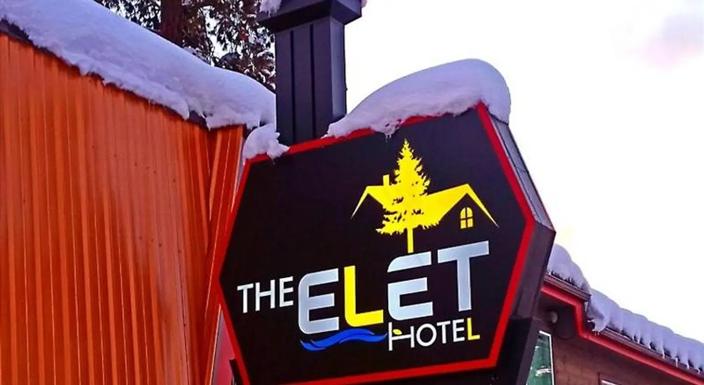 The Elet Hotel EXTERIOR