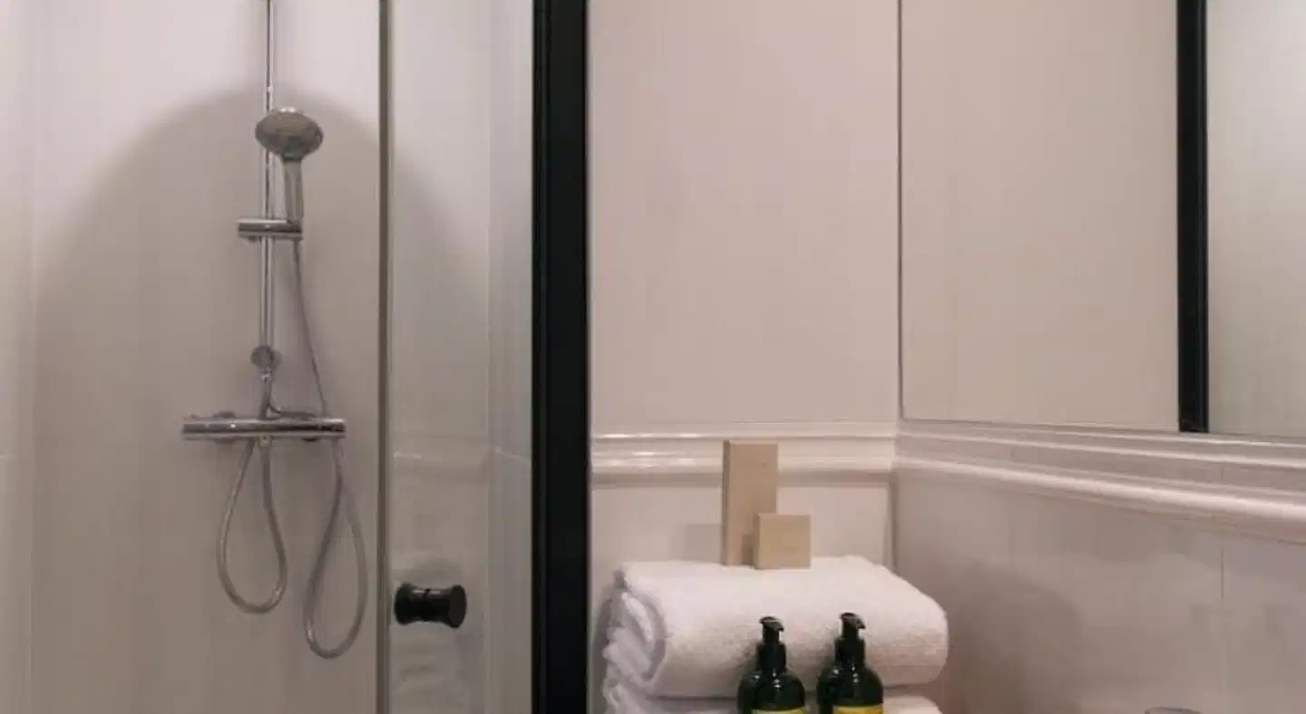 Hôtel Le Milie Rose Badezimmer