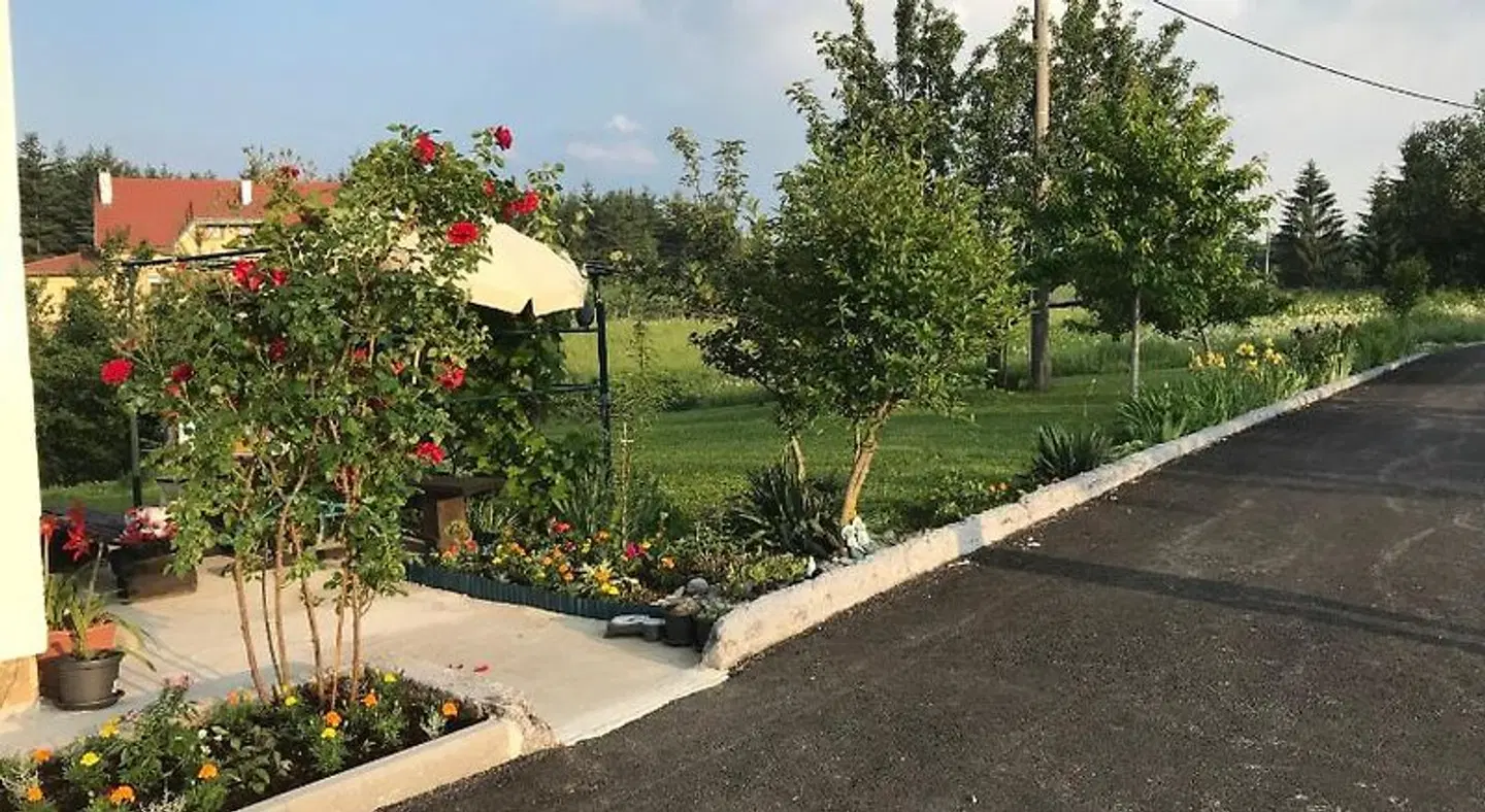 Guest House Klanfar LANDSCAPE