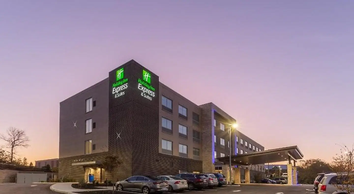 Holiday Inn Express & Suites Florence - Cincinnati Airport EXTERIOR