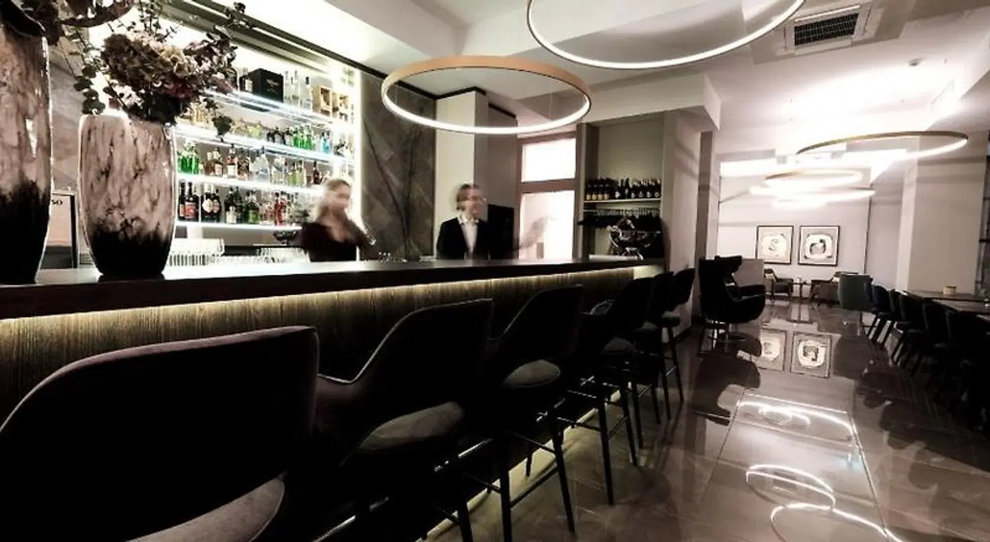 SAXX Hotel Theater Karree Bar