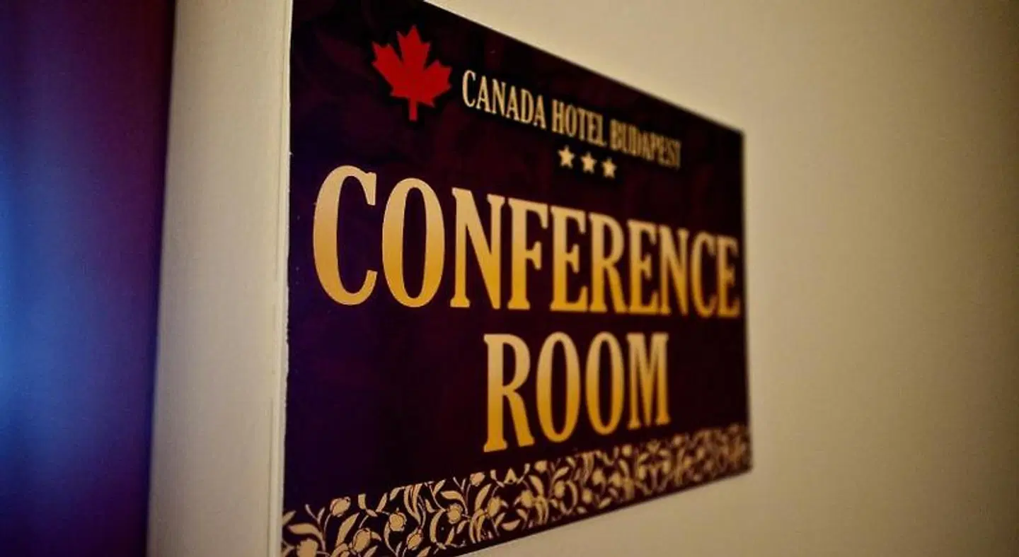 Canada Hotel Budapest EXTERIOR