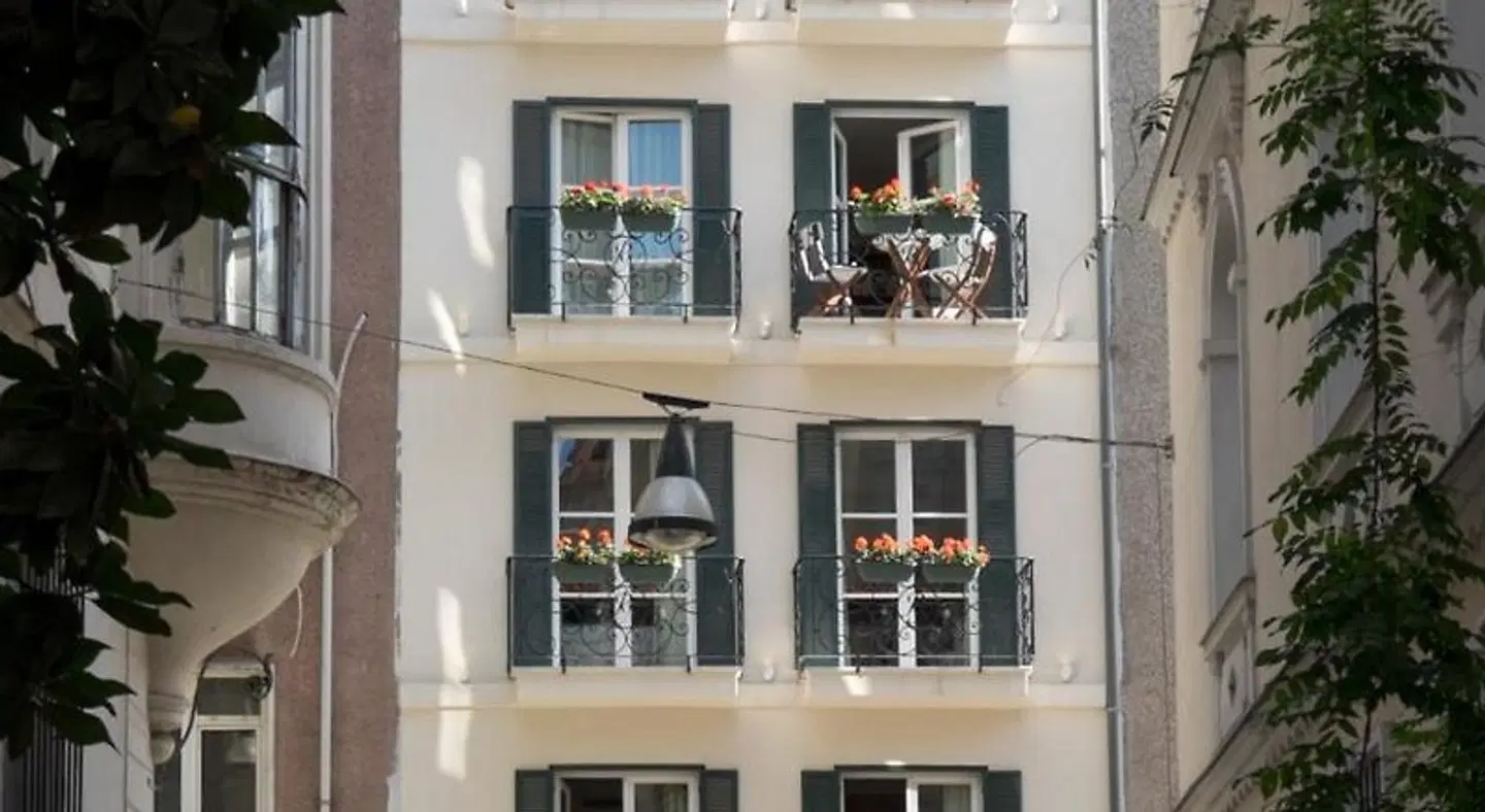 Pera Neuf EXTERIOR
