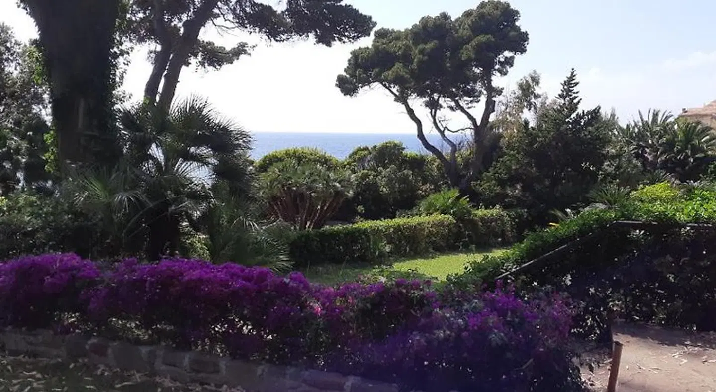 Palazzo Belmonte Garten