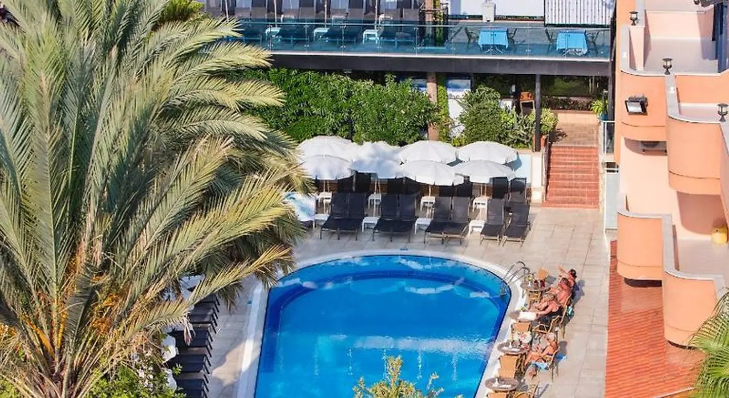 May Flower Aparthotel OUTDOOR_POOL