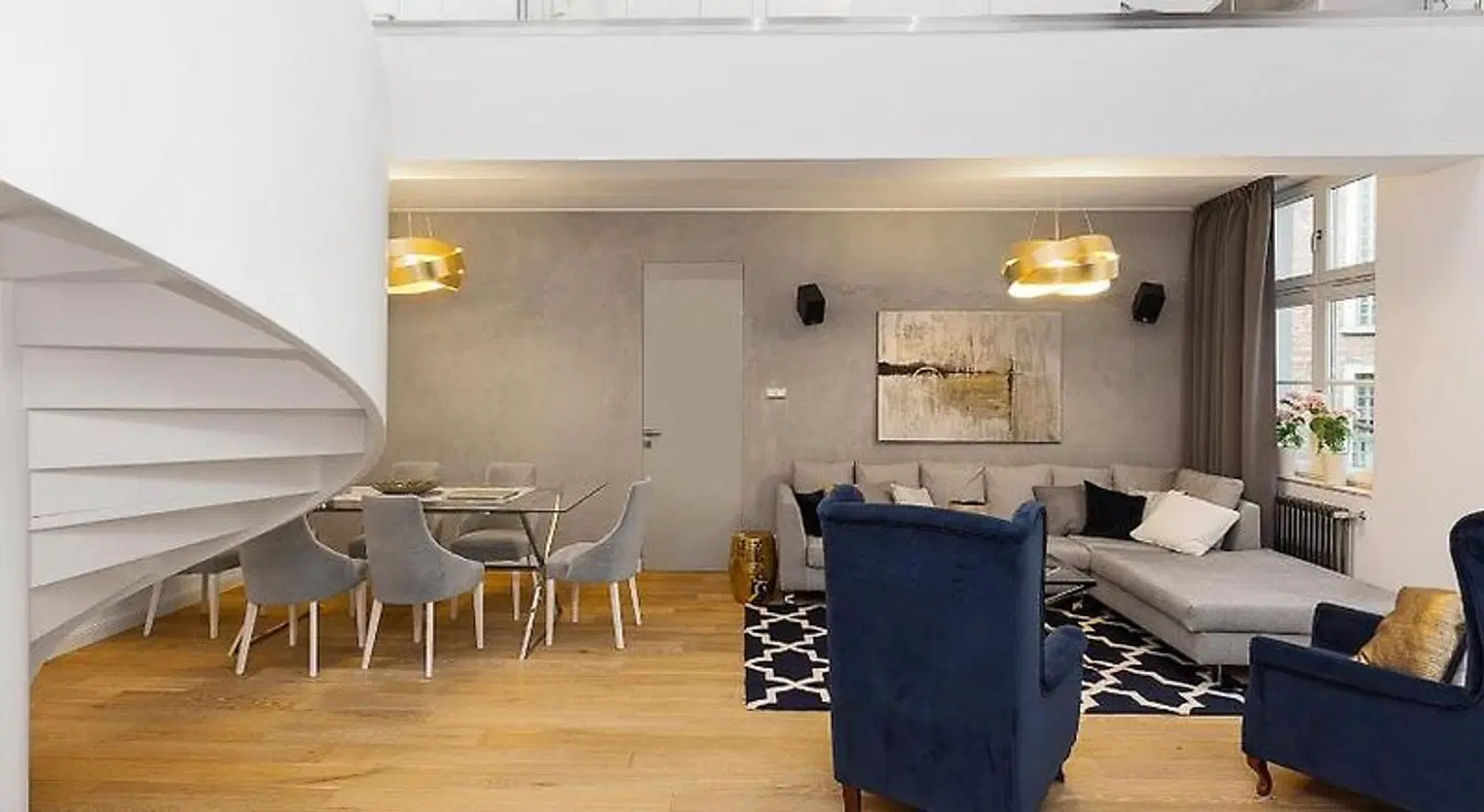 Main Square Luxury Apartments by Amstra Bar