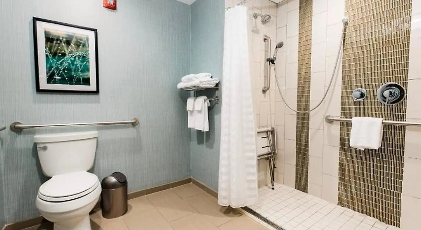 Hyatt Place Augusta Badezimmer