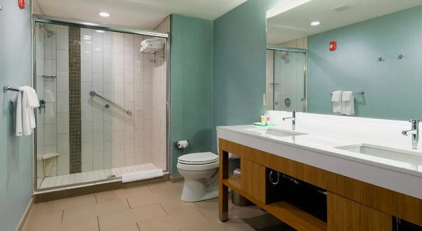 Hyatt Place Augusta Badezimmer