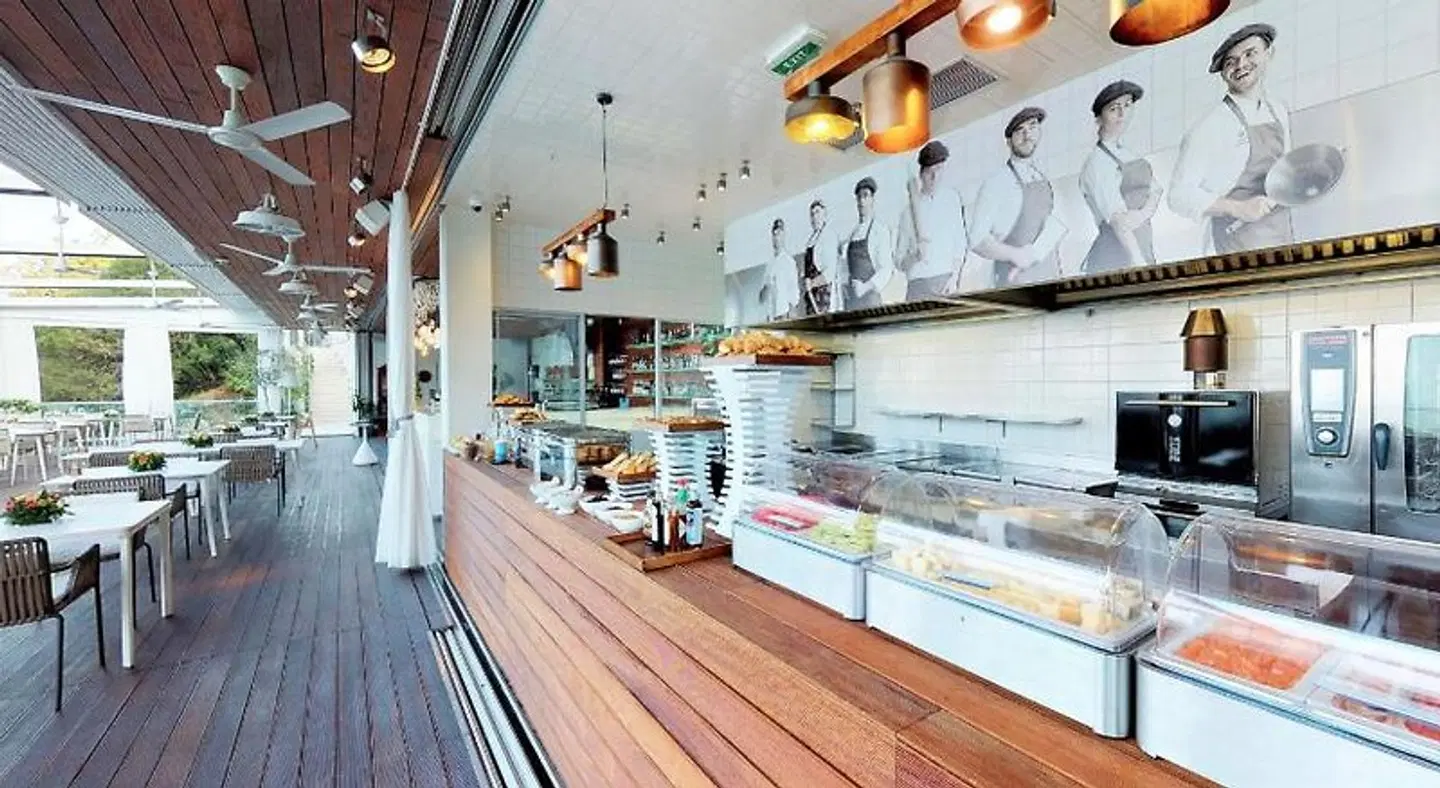 Dukley Hotel & Resort Bar