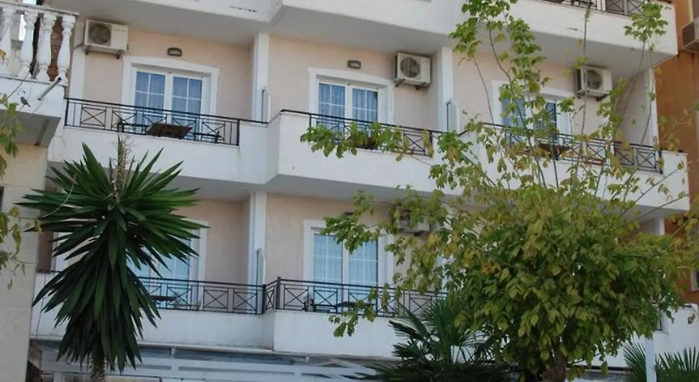 Mano EXTERIOR