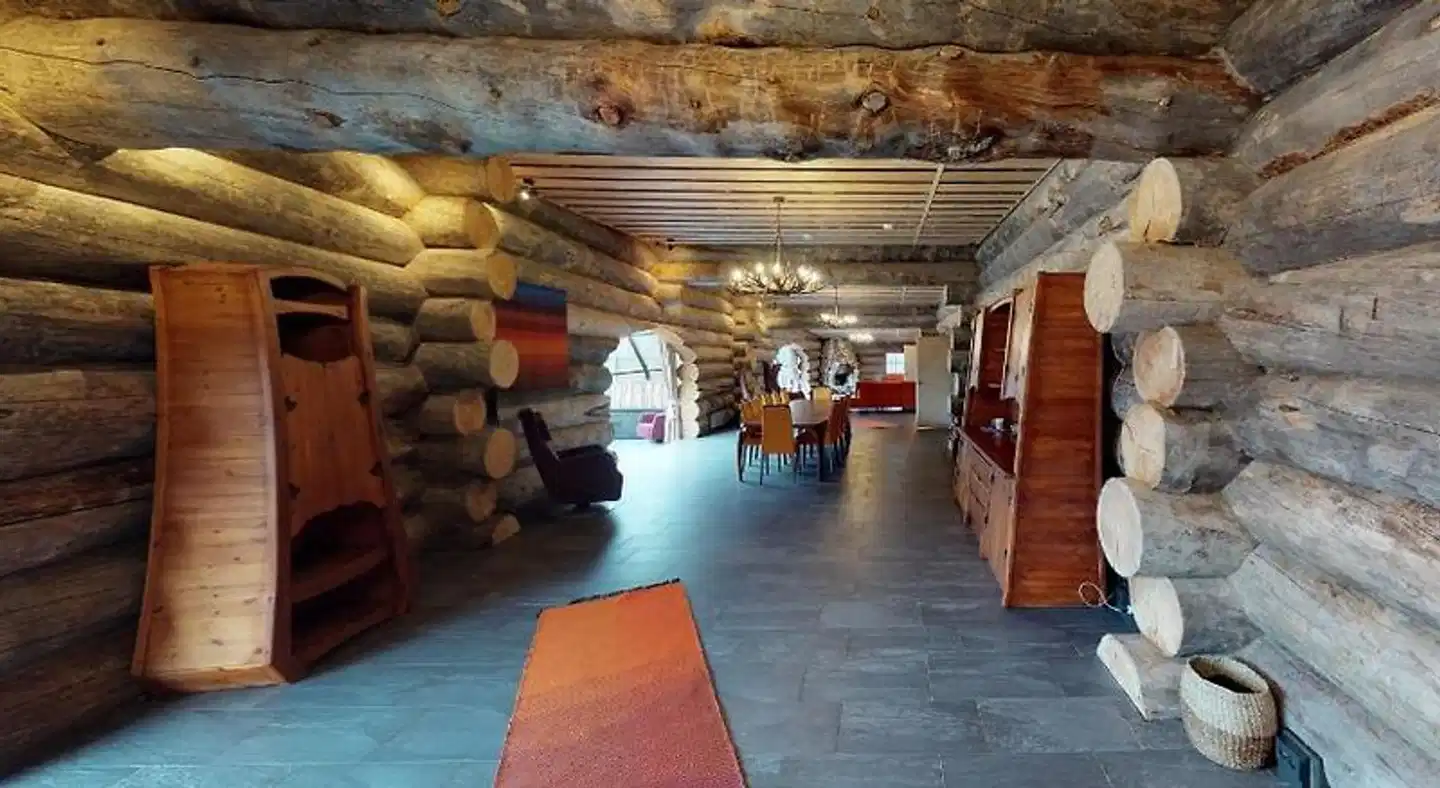 Kakslauttanen Arctic Resort Lobby