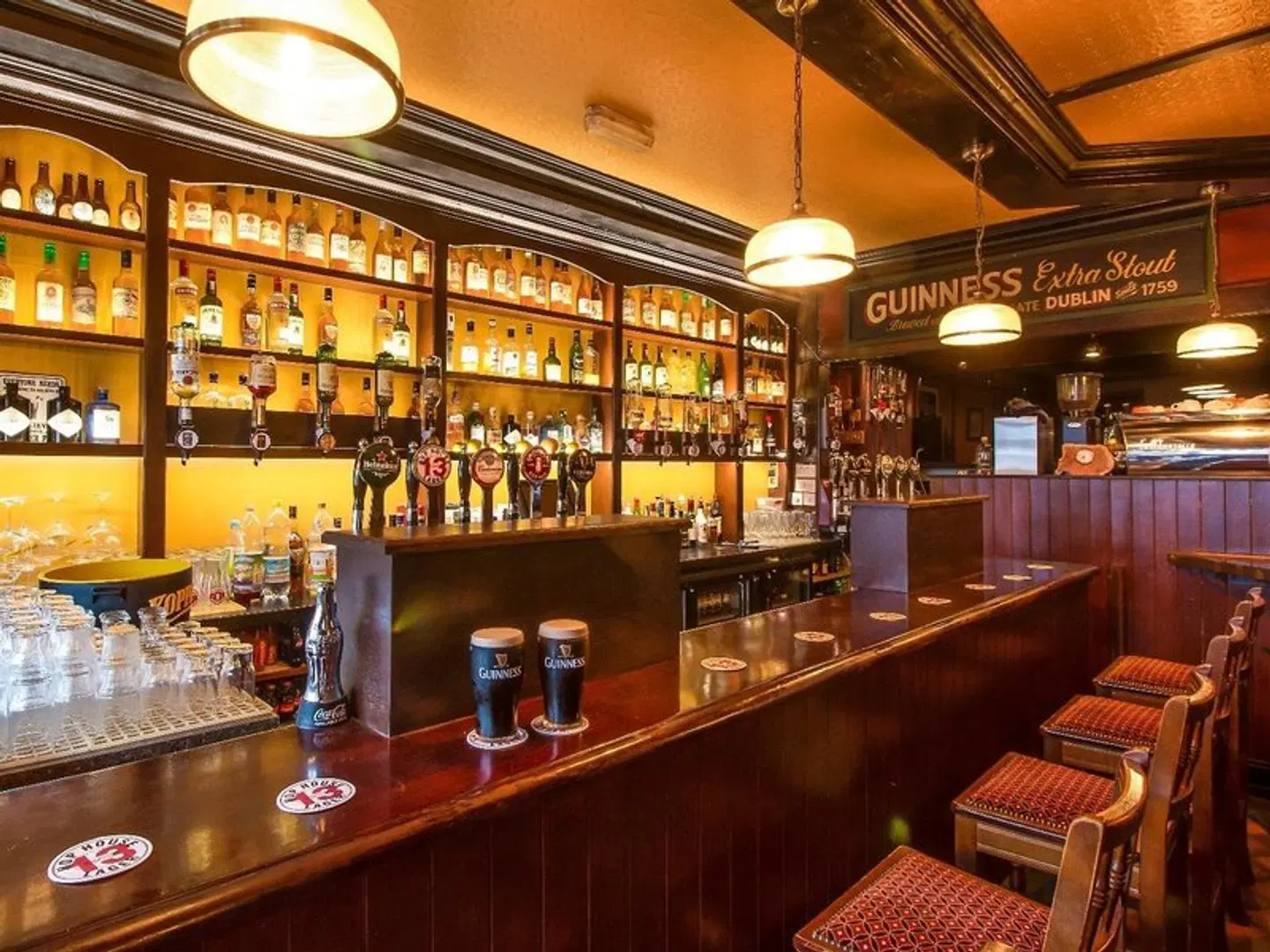 Kingstons Townhouse Bar
