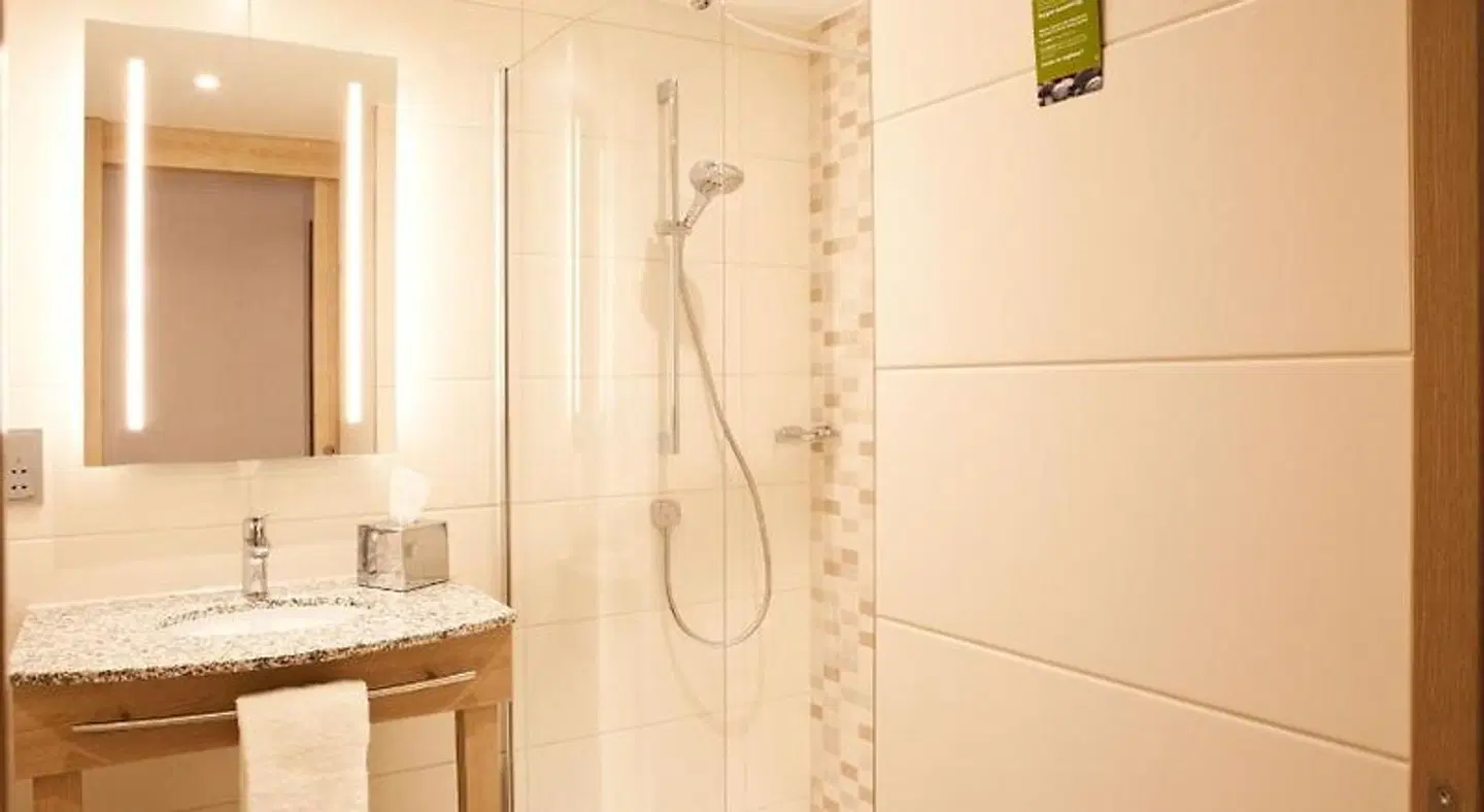 Hampton by Hilton Dortmund Phoenix See Badezimmer