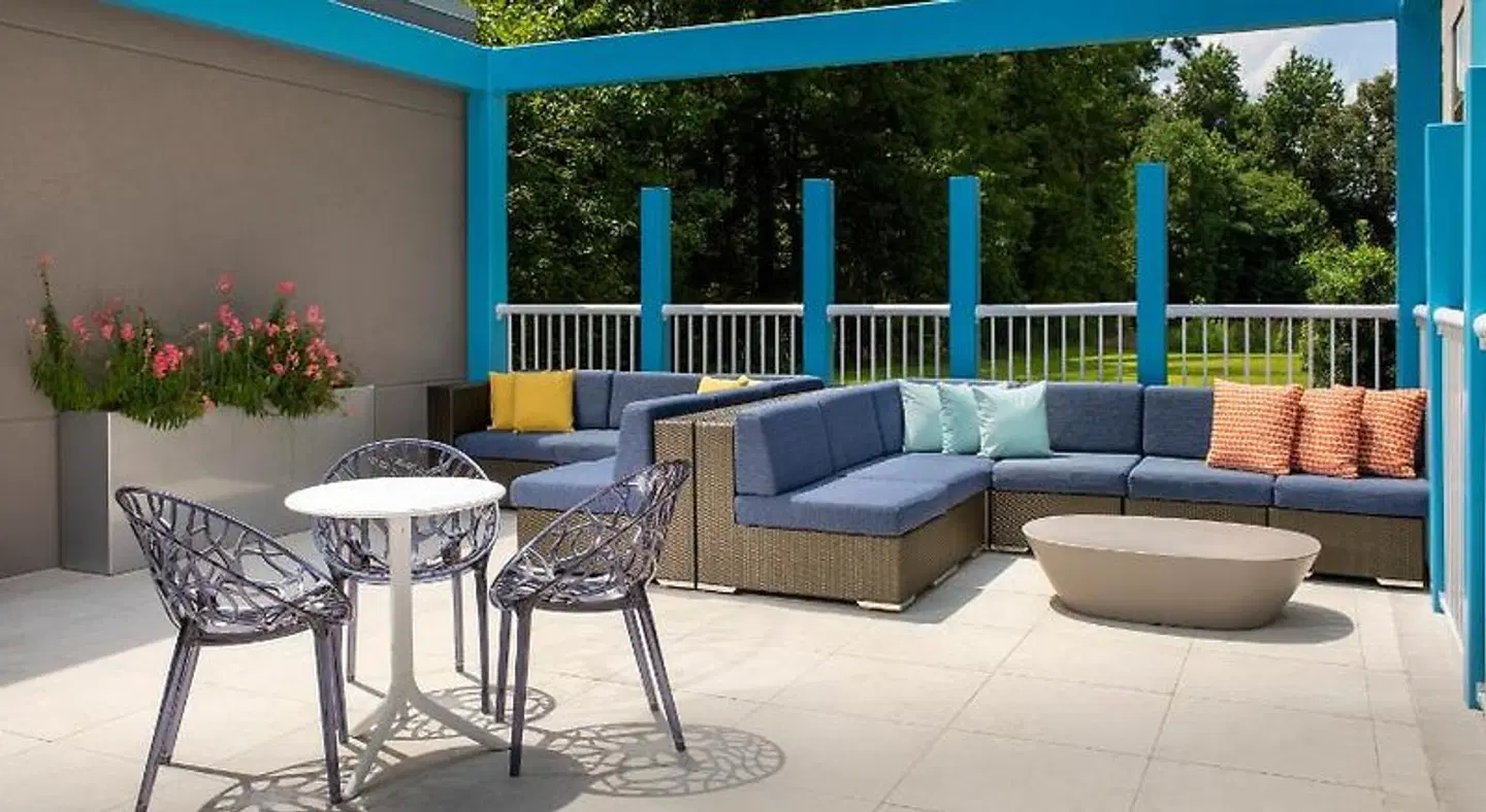 Tru by Hilton Charleston Ashley Phosphate Terrasse