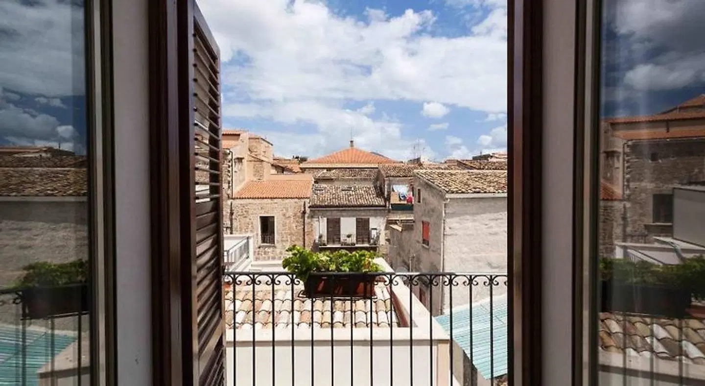 Guascone Apartments EXTERIOR