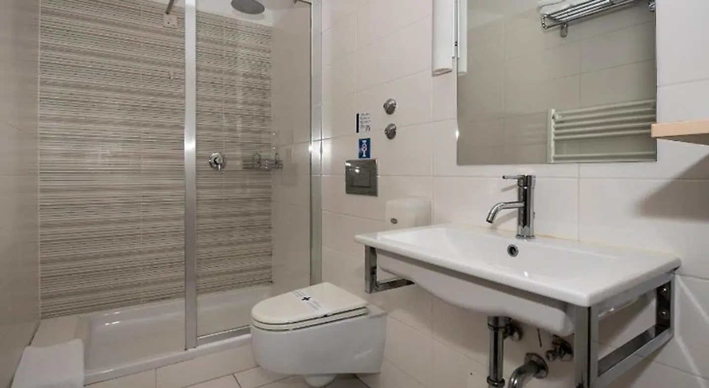 Amfiteatar Badezimmer