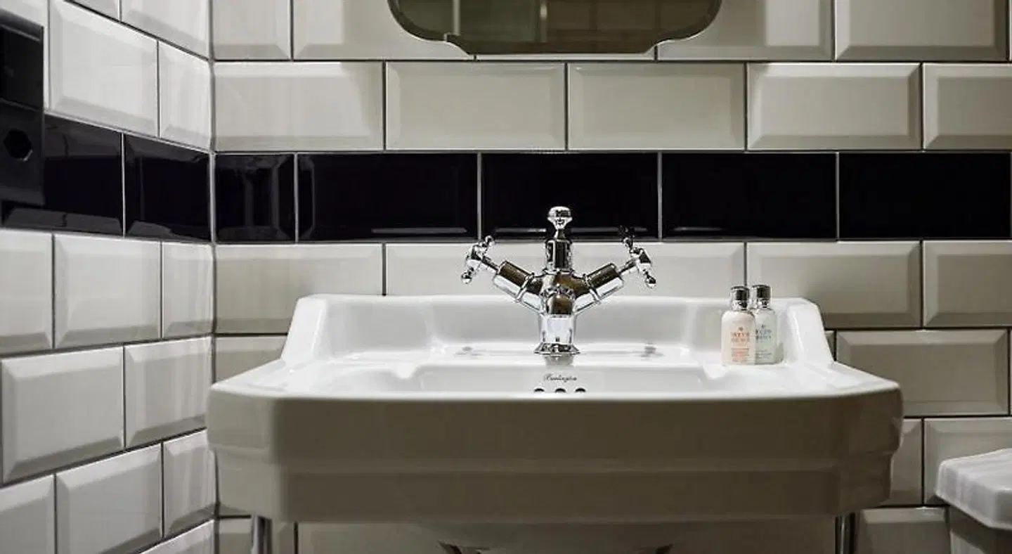 De Londres Schweizerhof Badezimmer