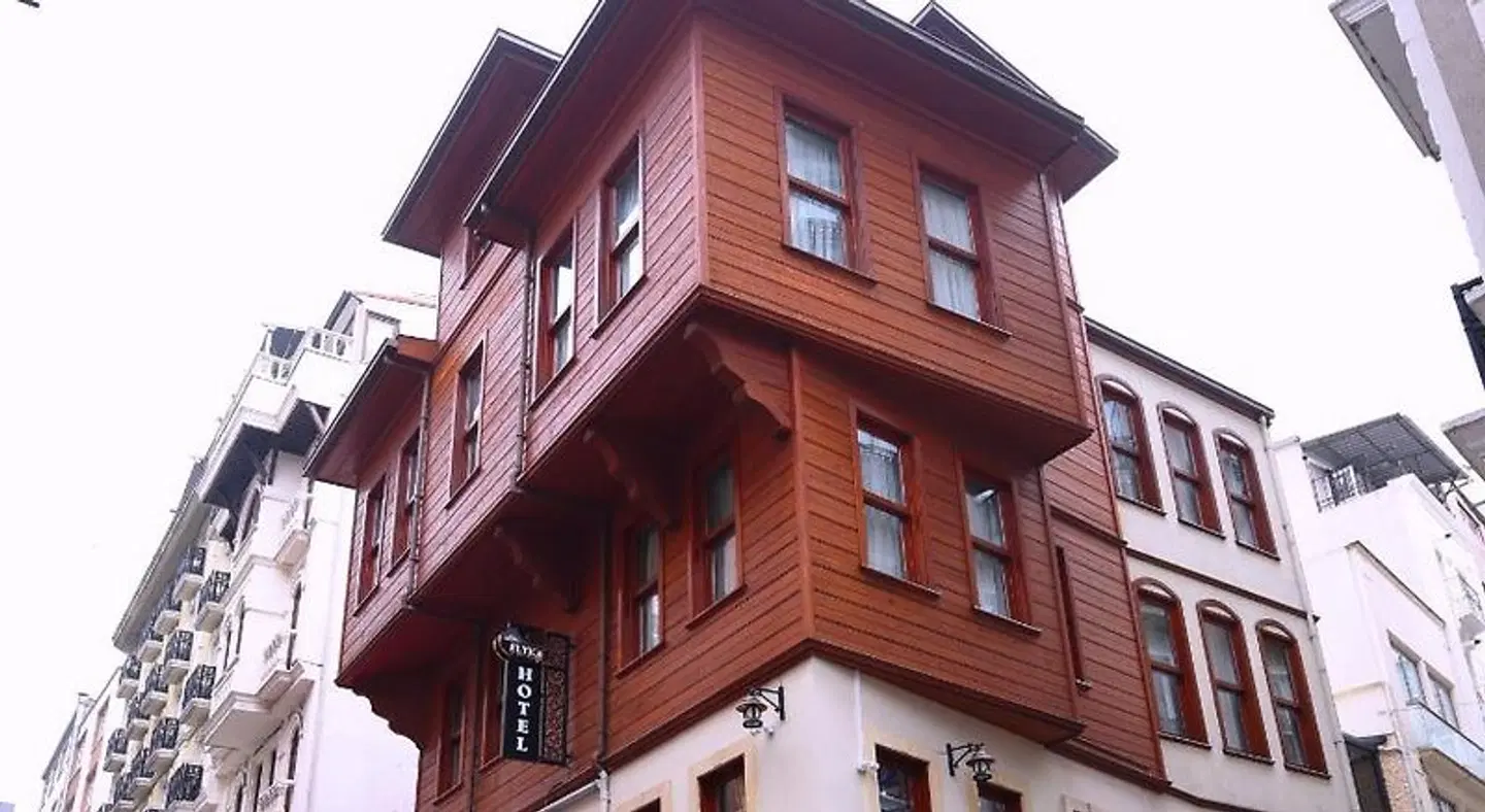 Elyka Hotel EXTERIOR