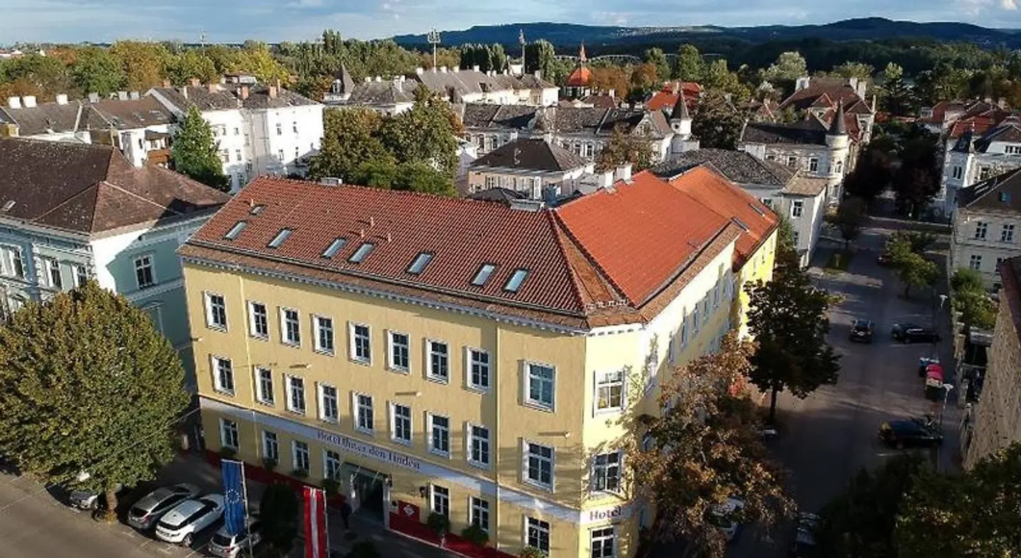 Unter den Linden EXTERIOR