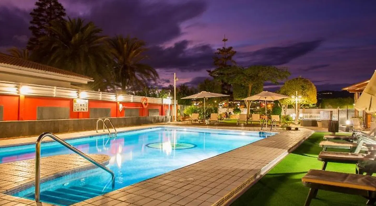Siesta Suites OUTDOOR_POOL