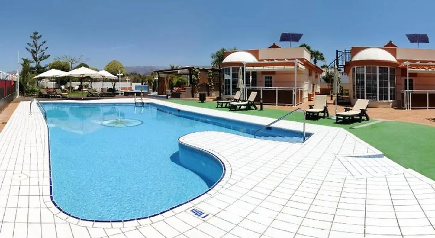 Siesta Suites OUTDOOR_POOL