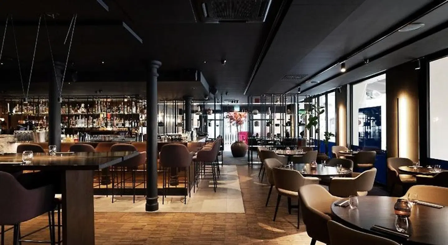 Elite Hotel Adlon Bar