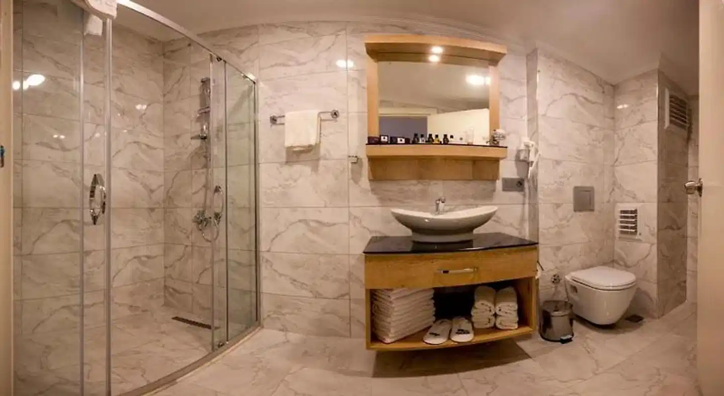 Porta Romanos Hotel Badezimmer