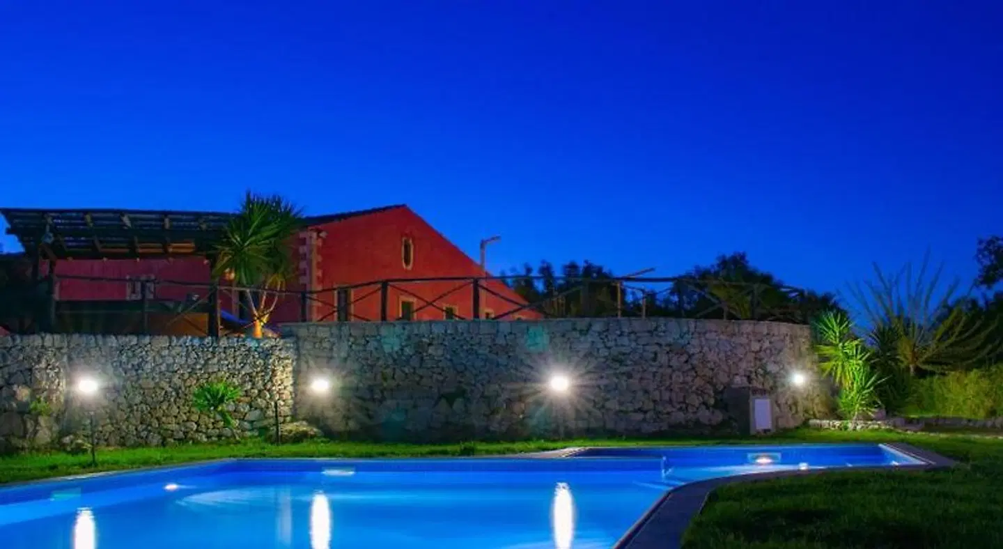 Villa Gaia Boutique Hotel OUTDOOR_POOL