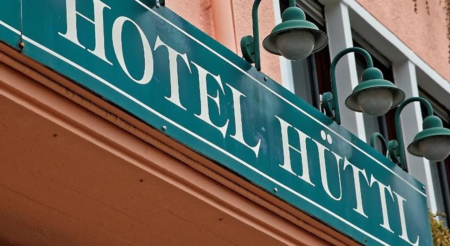 Hotel Hüttl - Garni EXTERIOR