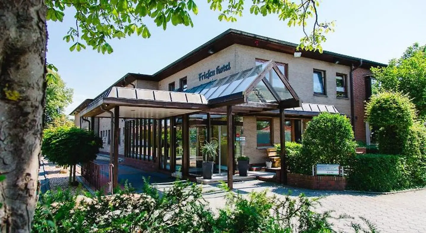 Friesen-Hotel EXTERIOR