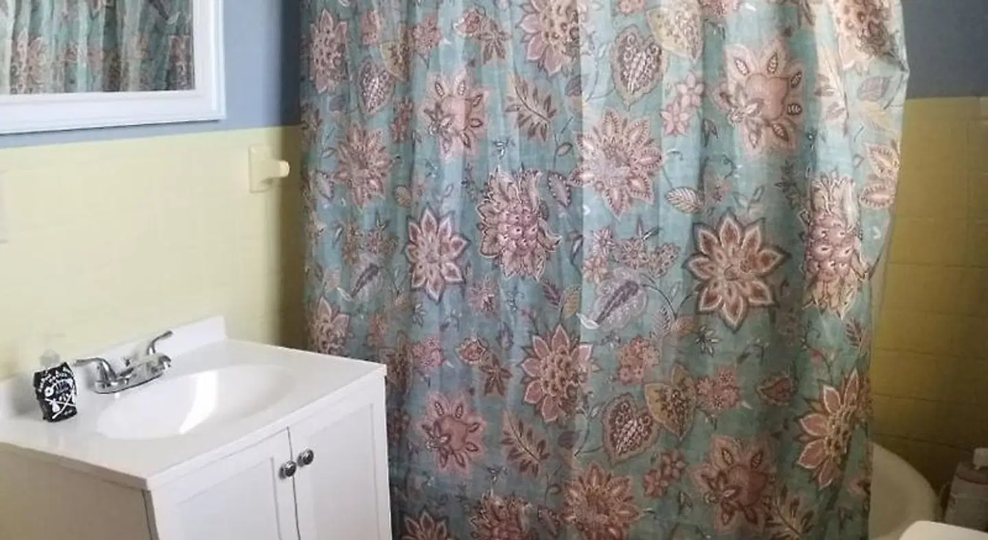 Bon Paul & Sharky's Hostel Badezimmer