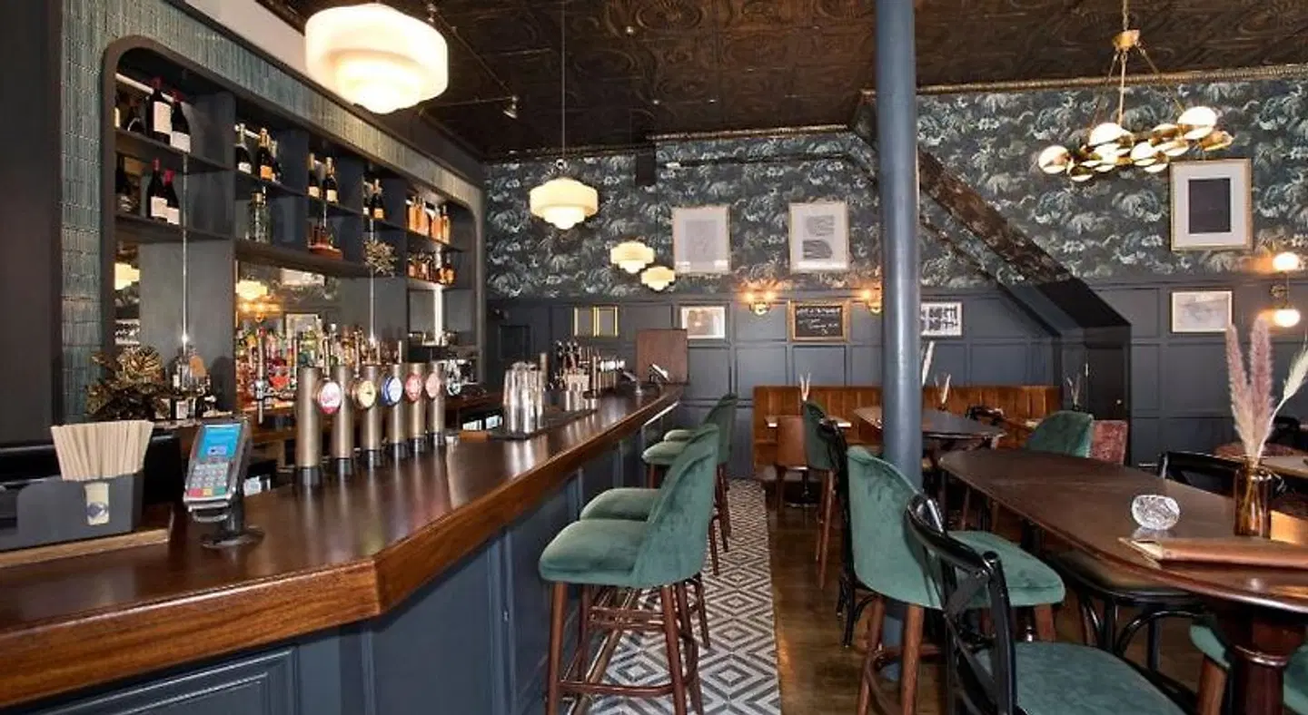 The Clerk & Well Pub and Rooms Bar