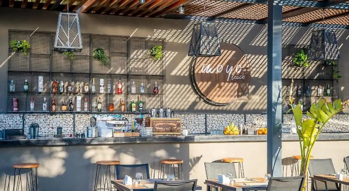 Moyo Luxury Hotel & Beach Lobby