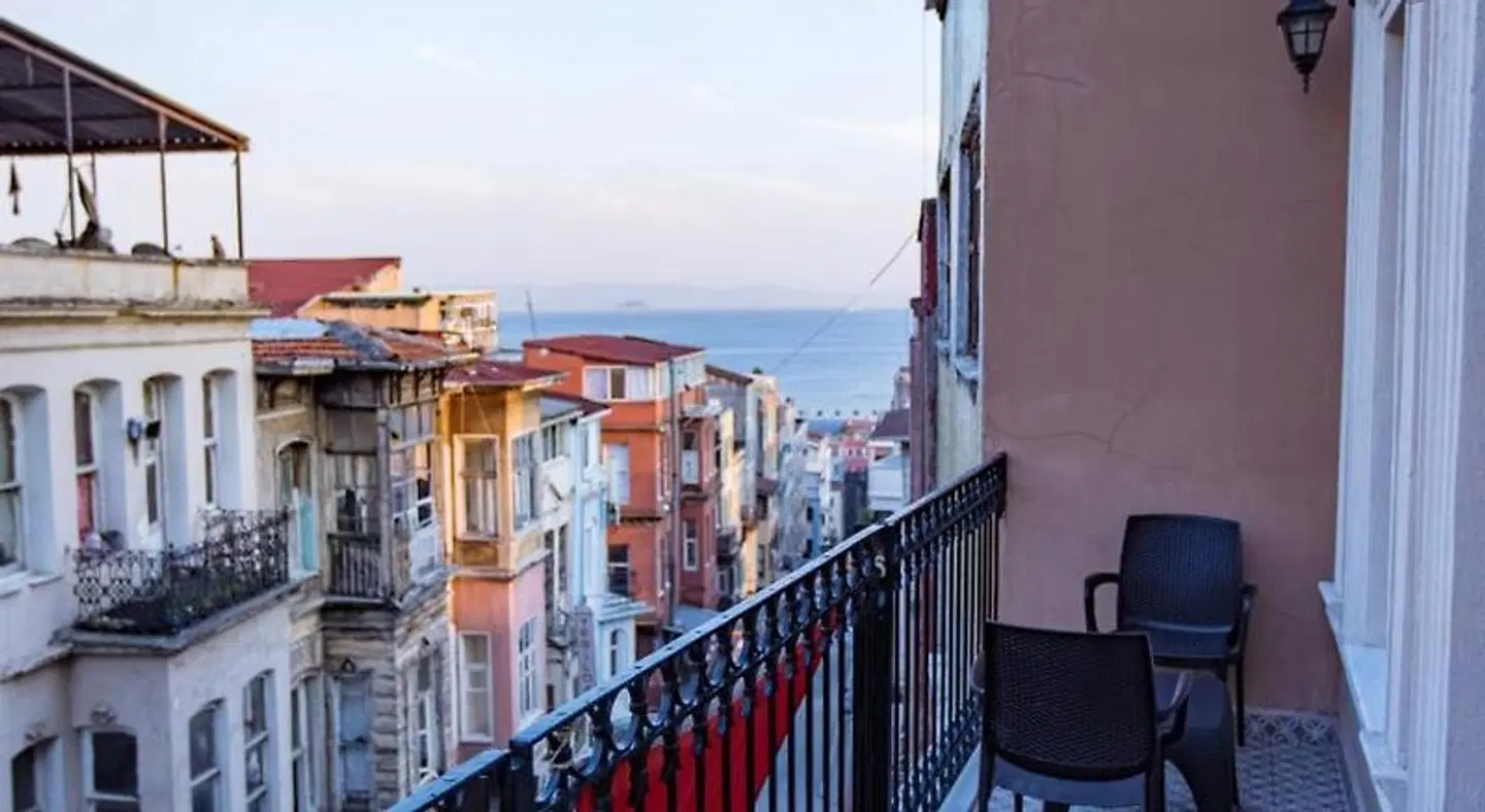Grand Balyan Hotel & Restaurant Bar