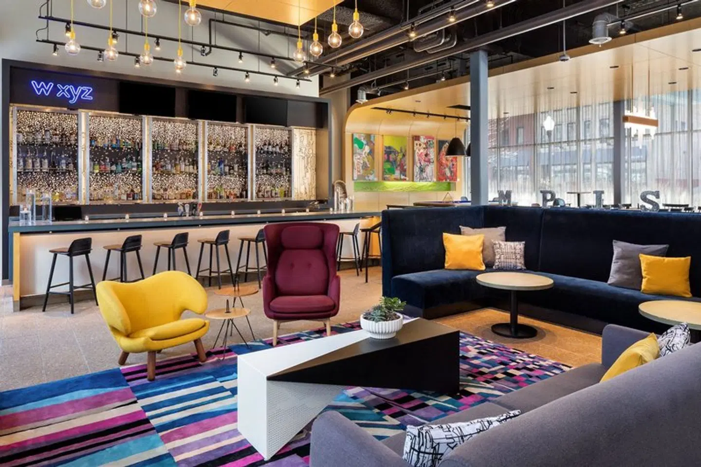 Aloft Minneapolis Bar