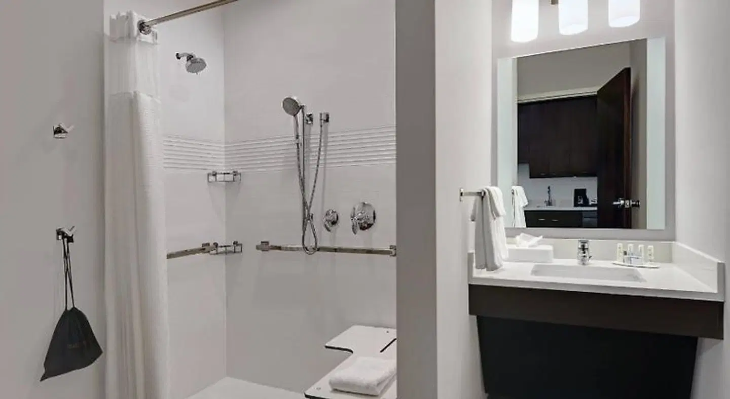 TownePlace Suites by Marriott Cincinnati Downtown Badezimmer