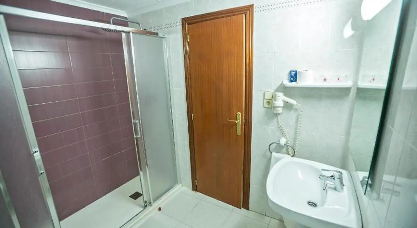 Hostal Teruel Badezimmer