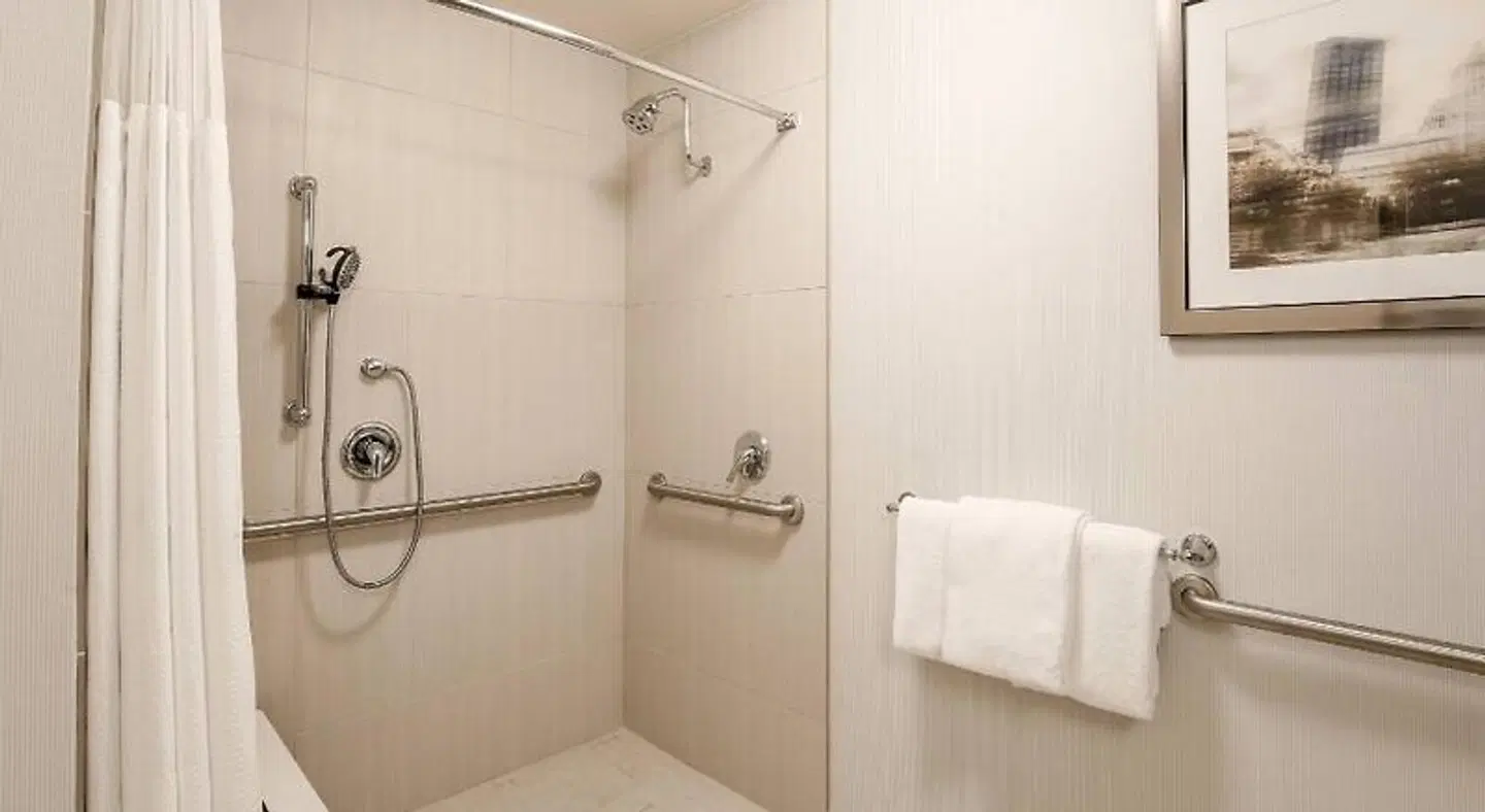 Courtyard by Marriott Pittsburgh Downtown Badezimmer