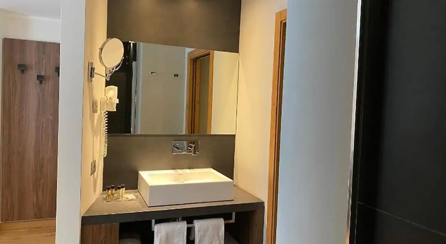 Dolomeet Boutique Hotel Badezimmer