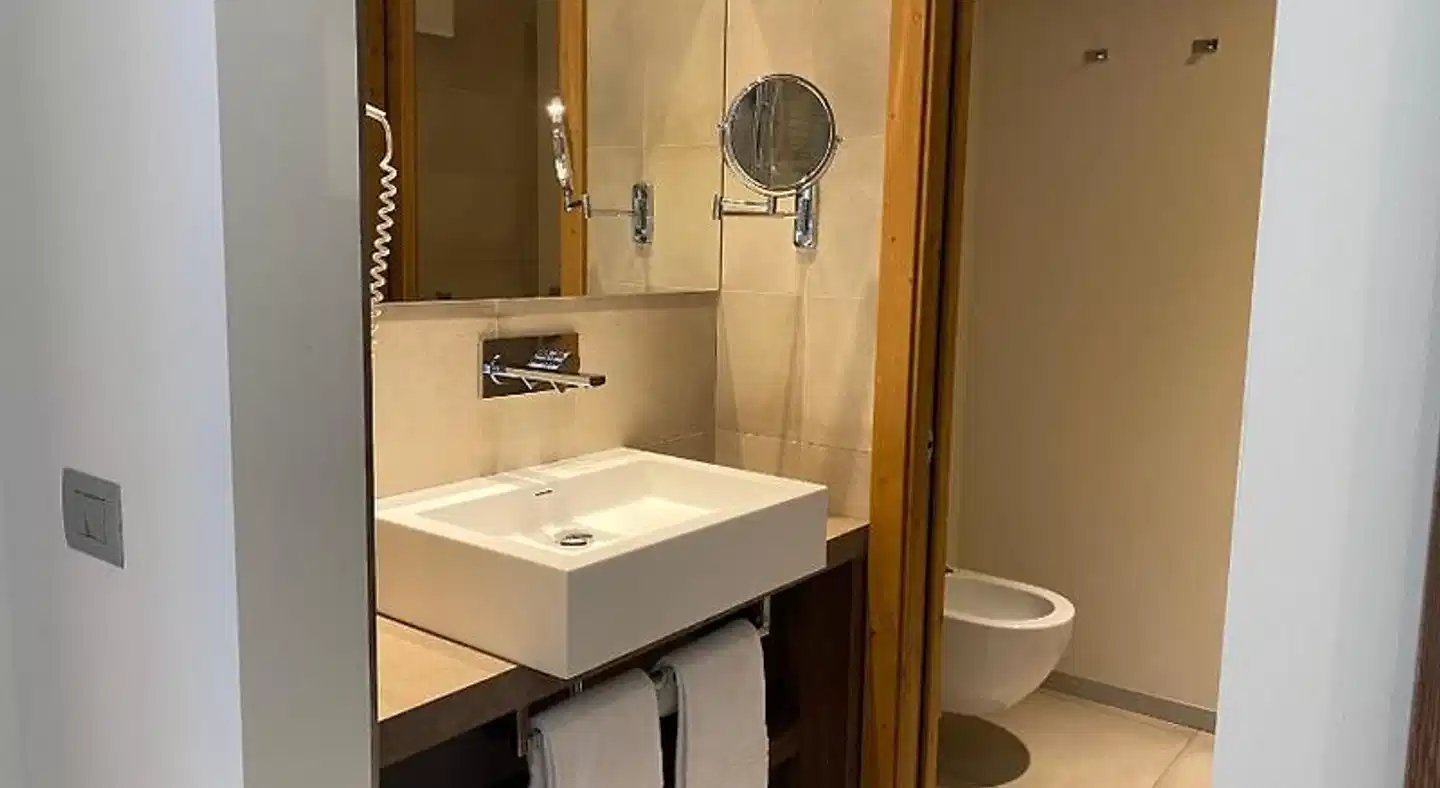 Dolomeet Boutique Hotel Badezimmer