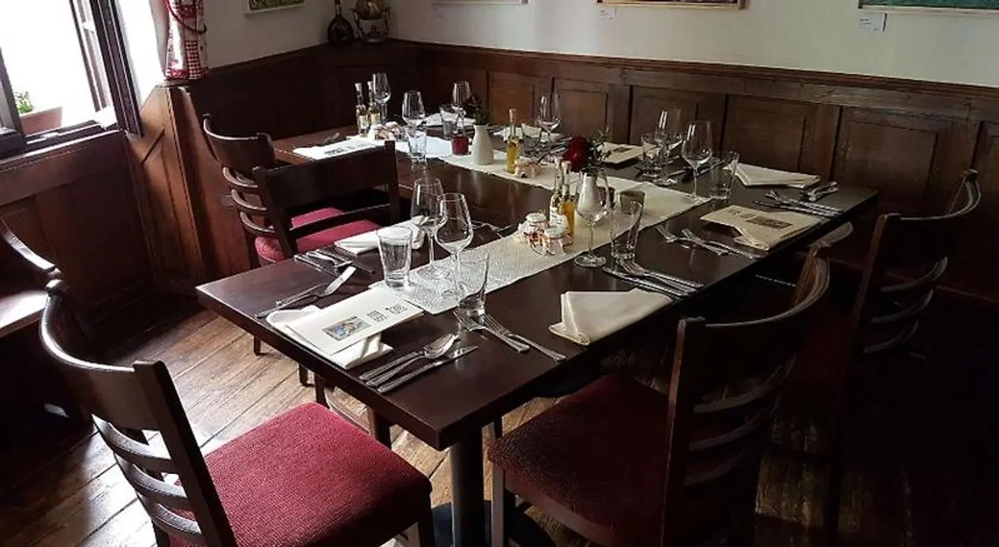 1463 Apartmenthaus Restaurant