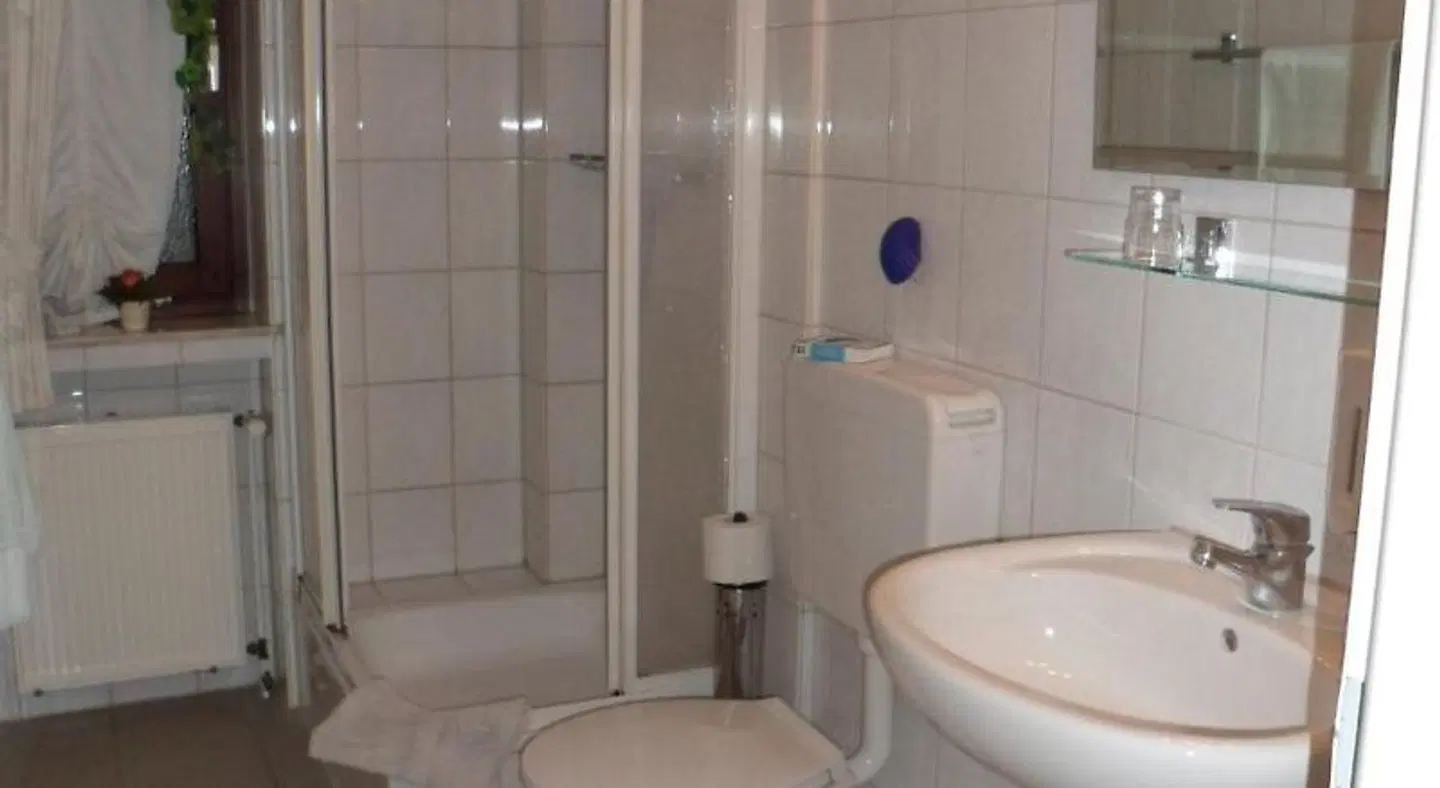 Waldpension Bielefeld Badezimmer