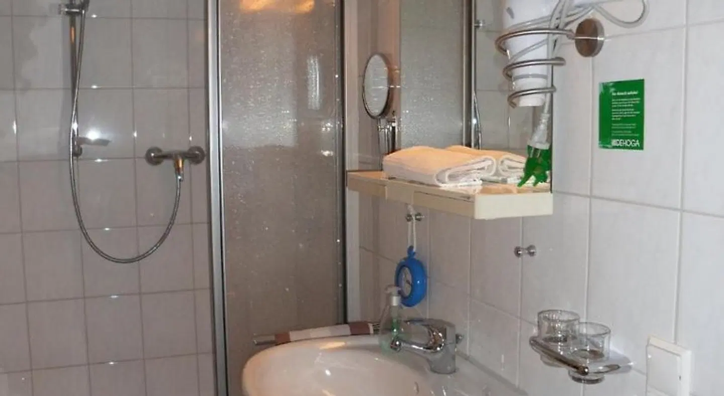 Waldpension Bielefeld Badezimmer