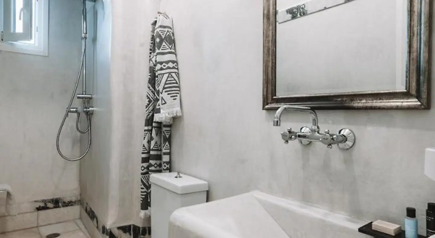 Athina Studios & Suites Badezimmer